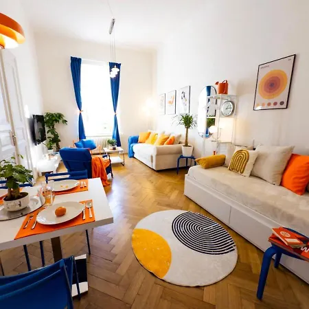 The Funkhaus - Blue And Orange Experience Apartment *