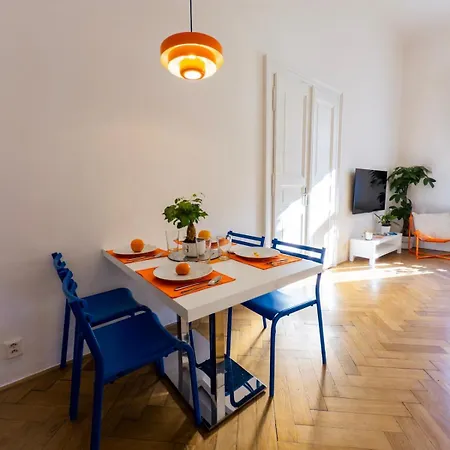 The Funkhaus - Blue And Orange Experience Apartment