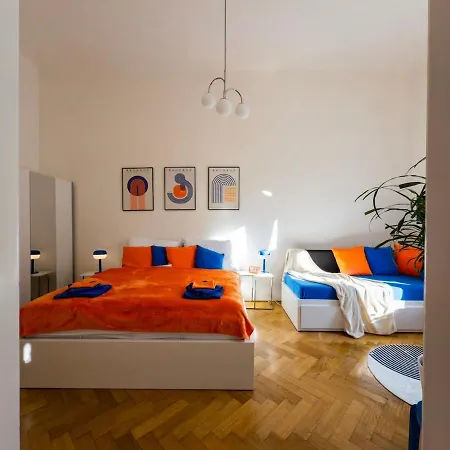 The Funkhaus - Blue And Orange Experience براغ